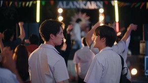 ขอฟังอีกครั้งเพลงรักของเธอ kép