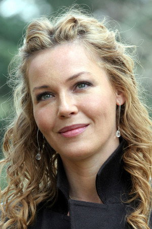 Connie Nielsen profil kép