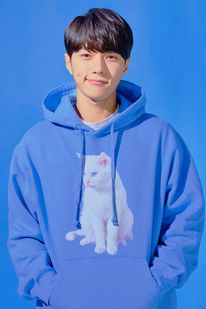어서와 poszter