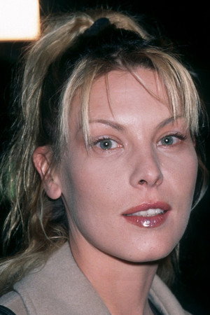 Deborah Kara Unger profil kép
