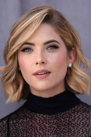 Ashley Benson profil kép