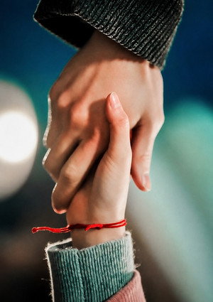 어느 날 우리 집 현관으로 멸망이 들어왔다 poszter