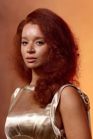 Erin Kellyman profil kép