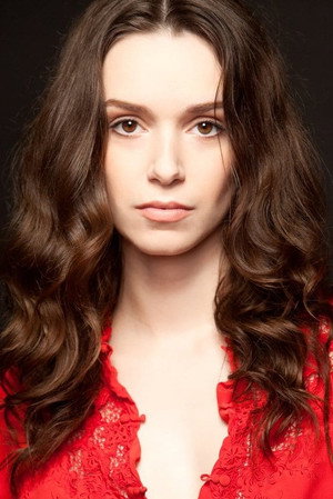 Alex Essoe profil kép