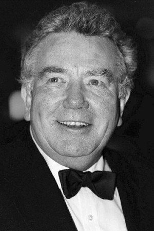 Albert Finney profil kép