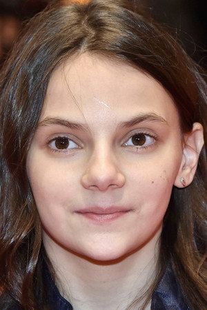 Dafne Keen profil kép