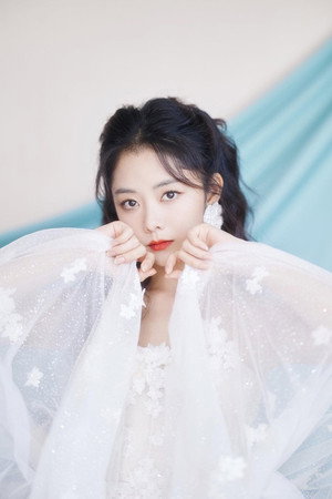 谭松韵 profil kép