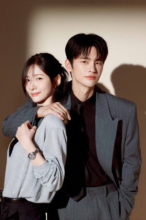 내일도 출근! poszter
