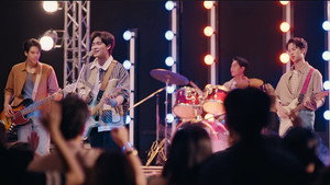 ขอฟังอีกครั้งเพลงรักของเธอ kép