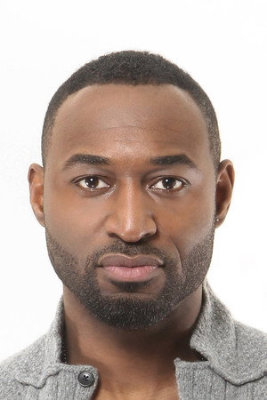 Adrian Holmes profil kép