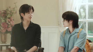 ที่สามของเธอ kép