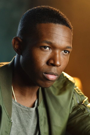 Denzel Whitaker profil kép