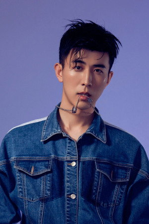 李川 profil kép