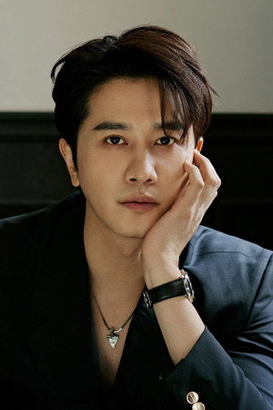 彭冠英 profil kép