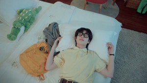 ที่สามของเธอ kép