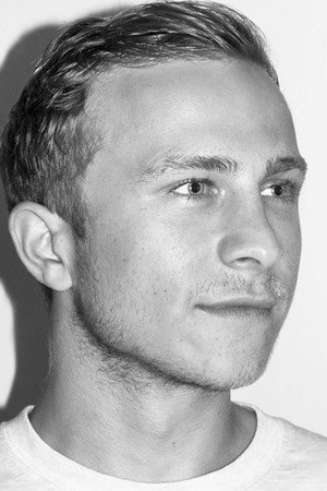 Max Hubacher profil kép