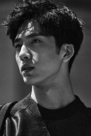 井柏然 profil kép