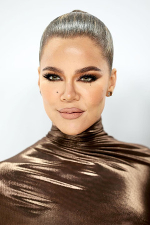 Khloé Kardashian profil kép