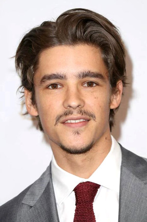 Brenton Thwaites profil kép