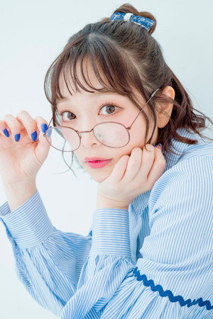 小山百代 profil kép