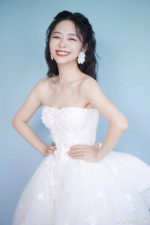 谭松韵 profil kép