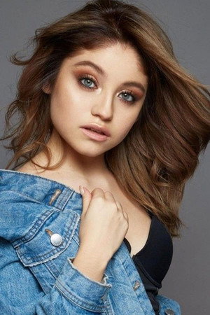 Karol Sevilla profil kép
