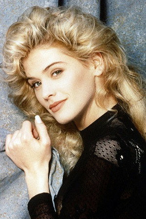 Kristy Swanson profil kép