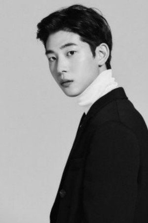 신용석 profil kép