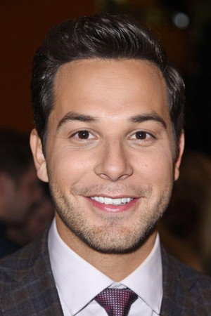 Skylar Astin profil kép
