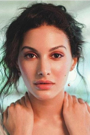 Amyra Dastur profil kép