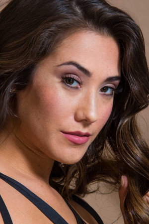 Eva Lovia profil kép