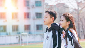 当你年少时 kép