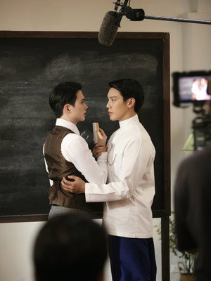 จาฤกรติชา poszter