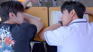 소년을 위로해줘 kép