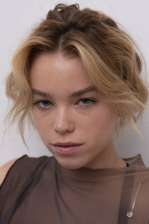 Milly Alcock profil kép