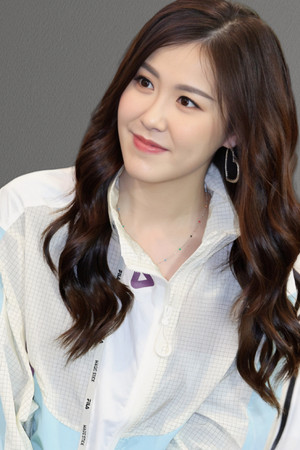 劉佩玥 profil kép