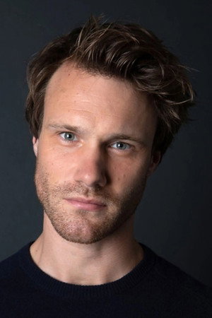 Hugh Skinner profil kép