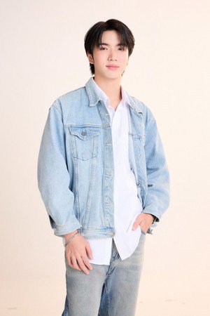 ไหนใครว่าพวกมันไม่ถูกกัน poszter