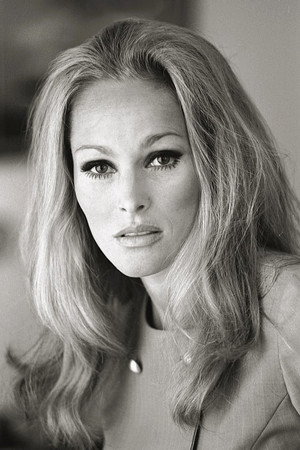 Ursula Andress profil kép