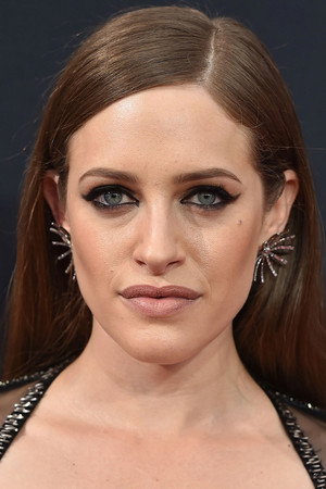 Carly Chaikin profil kép