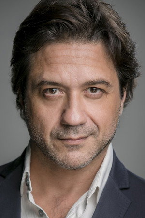 Enrique Arce profil kép