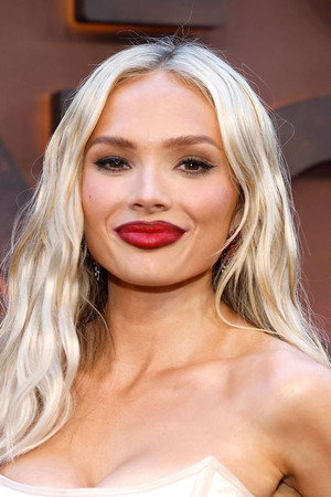 Natalie Alyn Lind profil kép