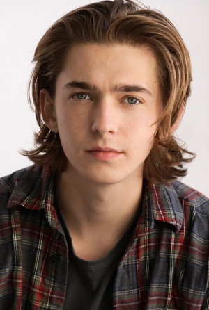 Austin Abrams profil kép