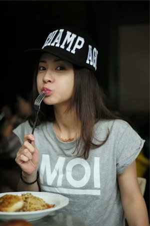 钱莹 profil kép