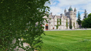 Inside Balmoral kép
