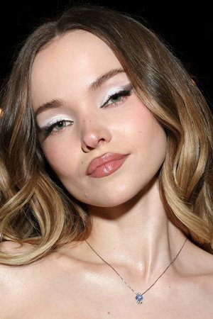 Dove Cameron profil kép
