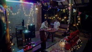 ที่สามของเธอ kép