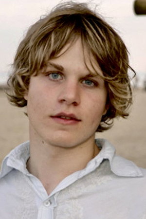 Brady Corbet profil kép