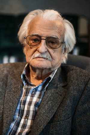 Марлен Хуциев profil kép