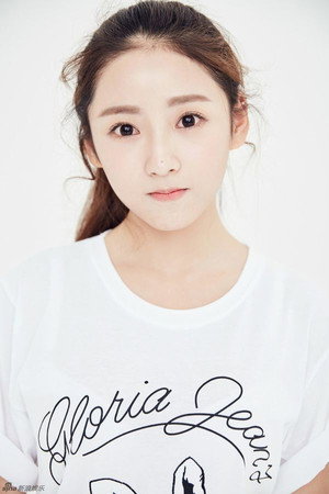 Ding Yiyi profil kép